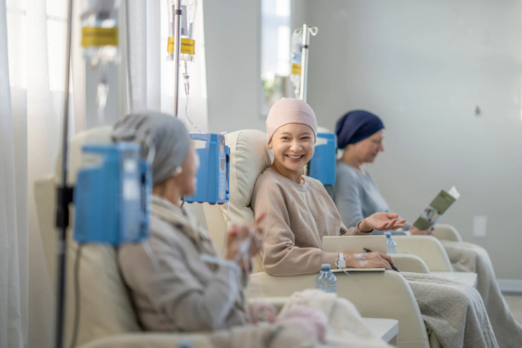 Pacientes recebendo quimioterapia para tratamento do câncer de mama